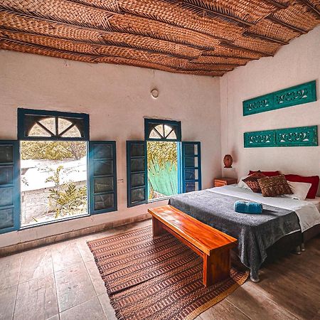 Hotel Renasci Паломино Екстериор снимка