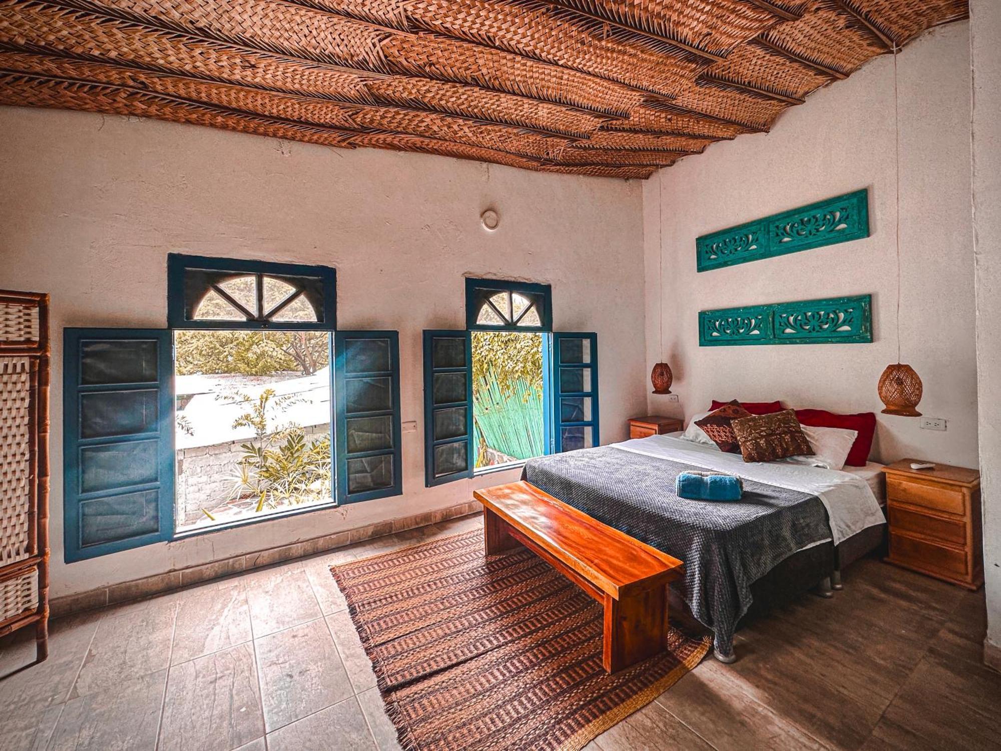 Hotel Renasci Паломино Екстериор снимка