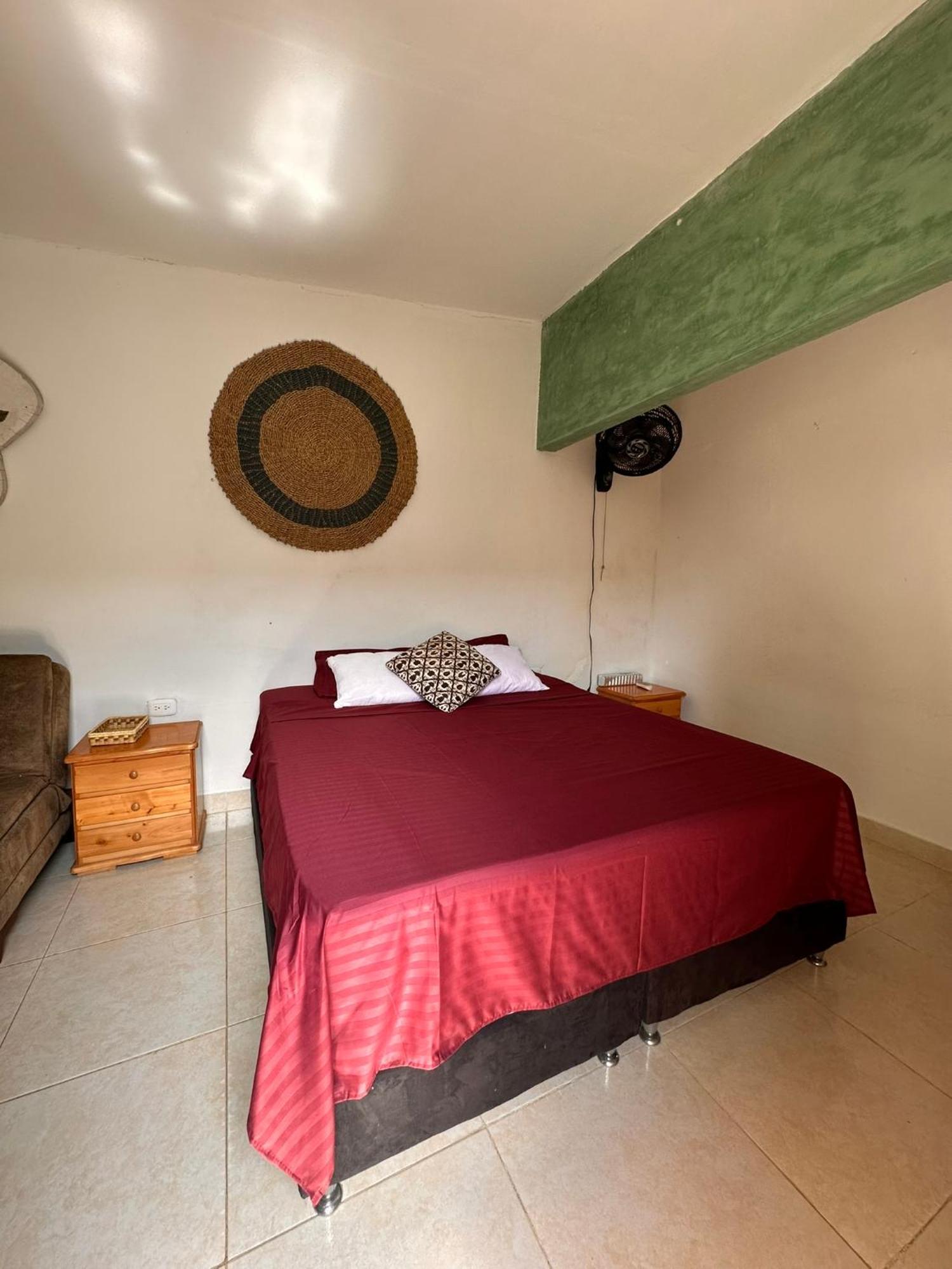 Hotel Renasci Паломино Екстериор снимка