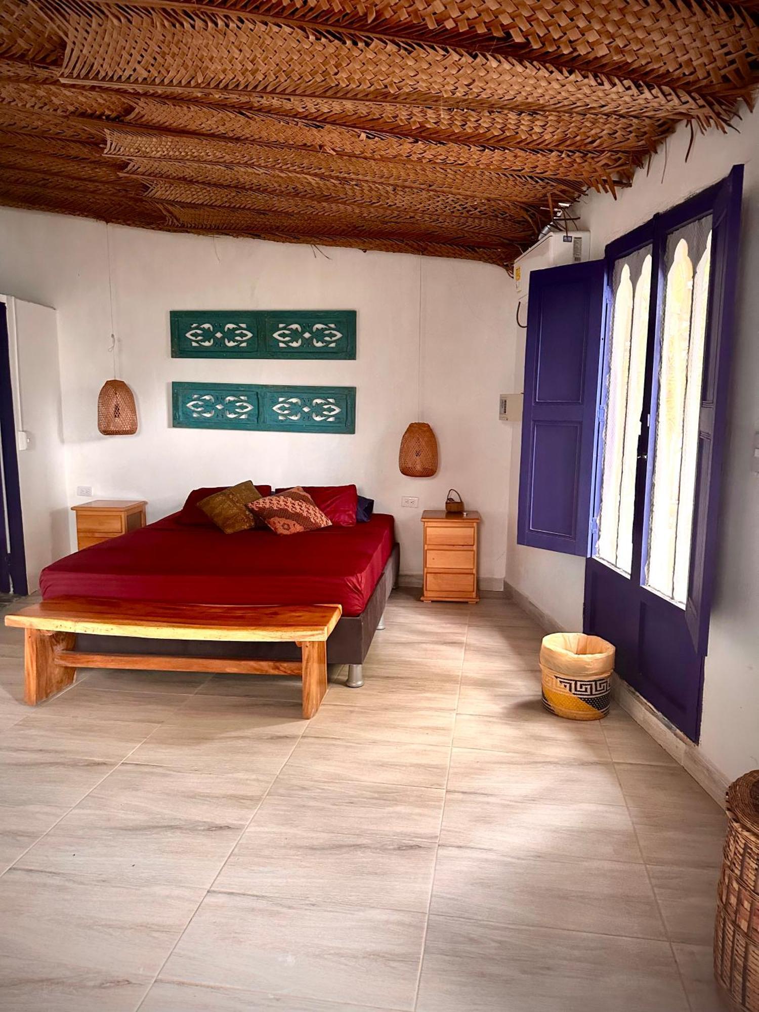Hotel Renasci Паломино Екстериор снимка