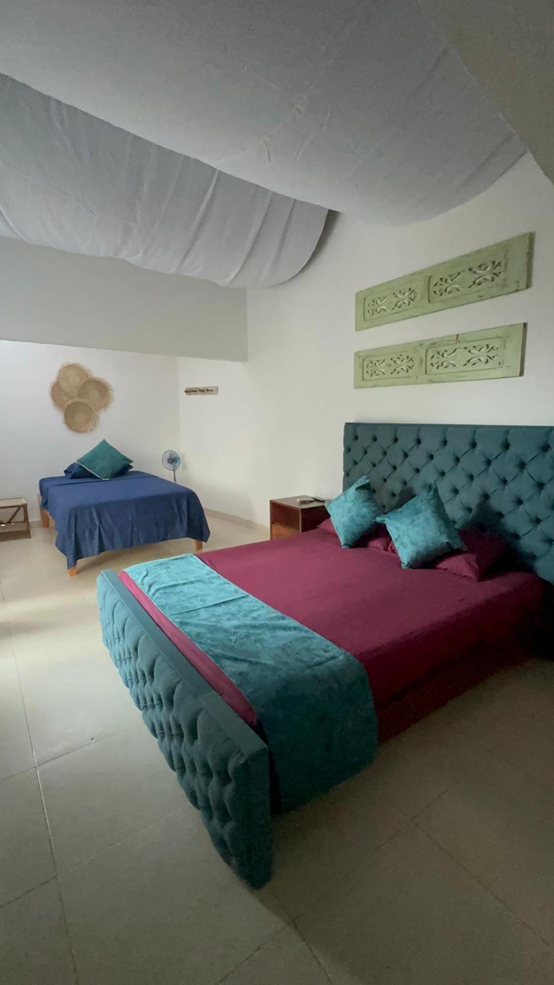 Hotel Renasci Паломино Екстериор снимка