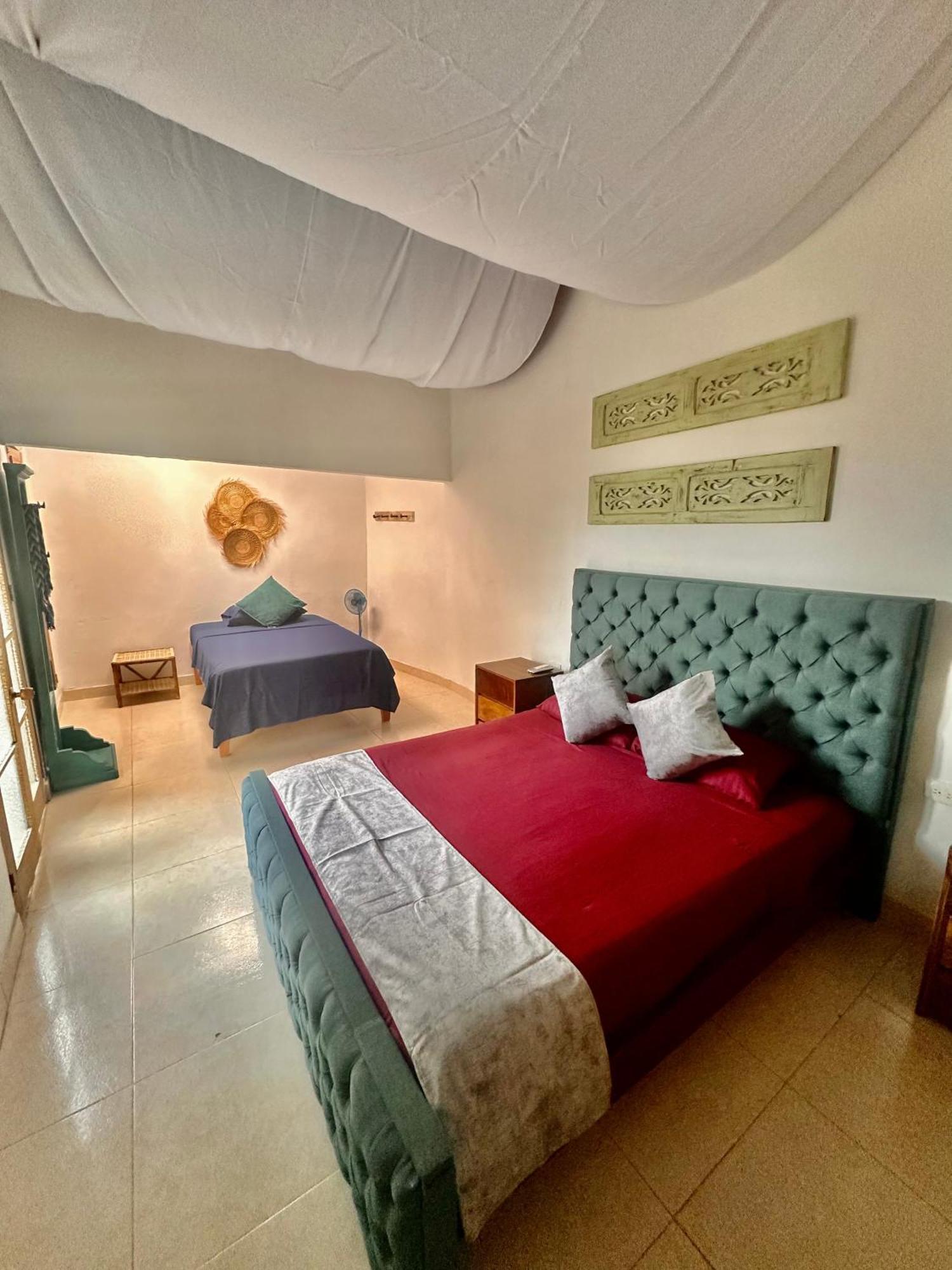 Hotel Renasci Паломино Екстериор снимка